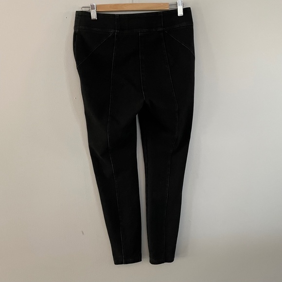 Black Jean Leggings with 3 decorative zippers - Picture 3 of 4